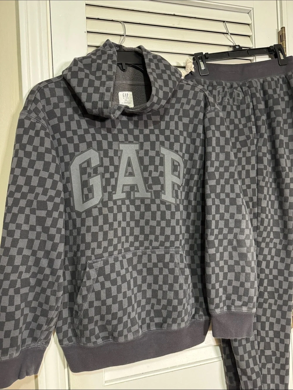 GAP Dark Gray Checkerboard Hoodie & Joggers. Like New. Size Boys XXL.